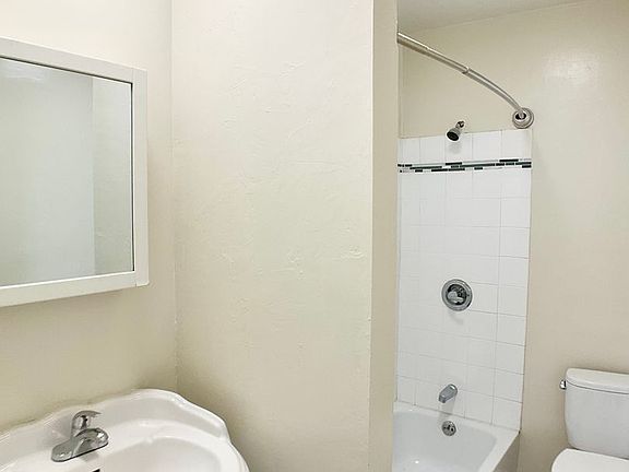 4th image of 498 30th St #0
