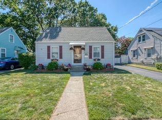146 Powell Ave, Springfield, MA 01118
