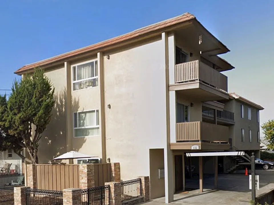 132 Dutton Ave