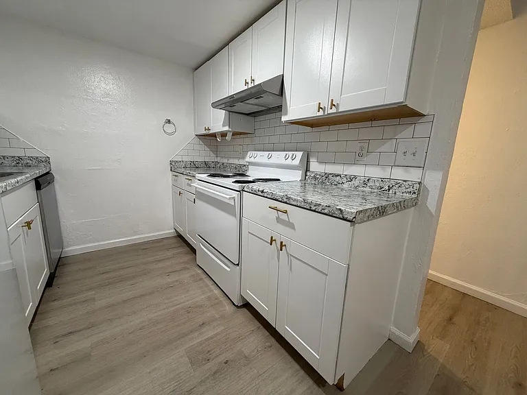 7321 Melrose Ln — Photo 37