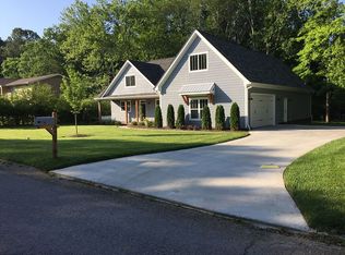 8406 Oak Dr, Chattanooga, TN 37421