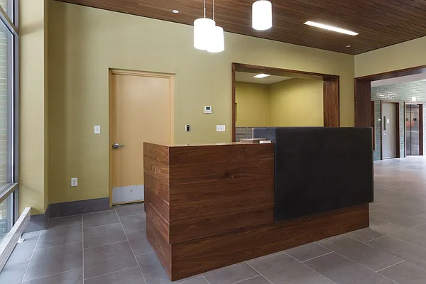 Rented by Lisa Management | media 50