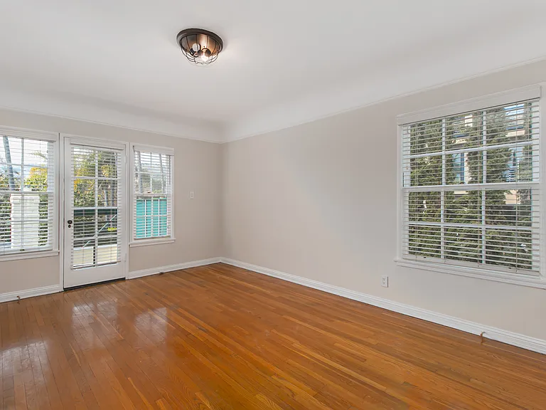 1726 N Vista St — Photo 27