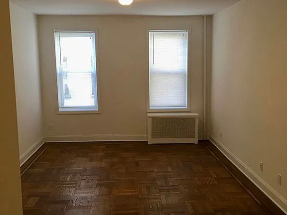 5th image of 3178 34th St #1E