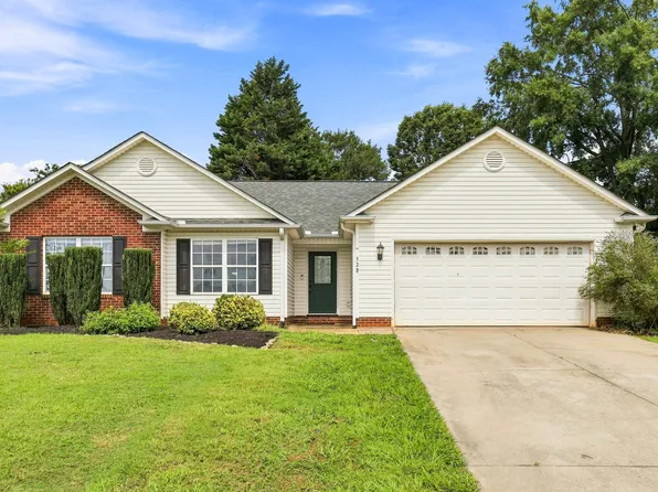 528 Belcher Home Pl, Boiling Springs, SC 29316