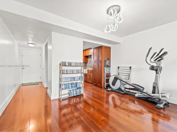 1810 W 56th St APT 3406, Hialeah, FL 33012