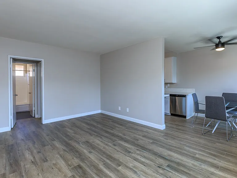 1119-1123 E Elk Ave — Photo 50
