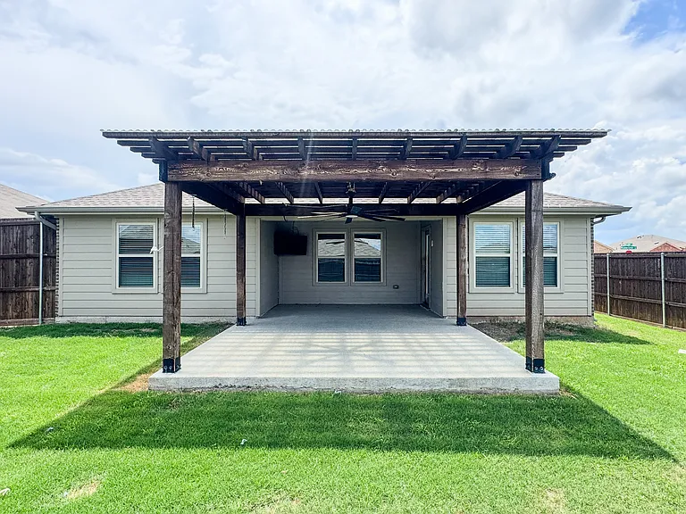 801 Meadow Creek Ln — Photo 25