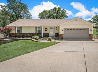 12 Pin Oak Ct, Saint Peters, MO 63376