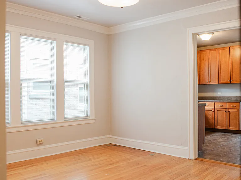 Dining room to kitchen