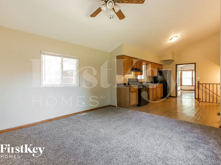 2108 Linden Ave — Photo 2