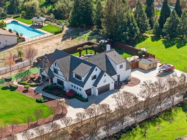 12575 Foothill Ave, San Martin, CA 95046