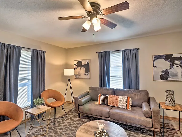 204 W Trish Knight St — Photo 5