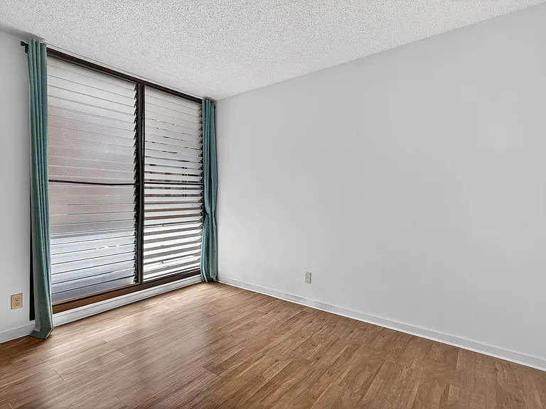 1015 Aoloa Pl — Photo 18