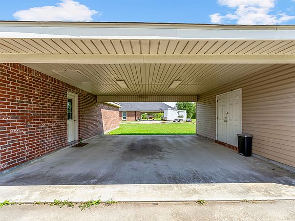4th image of 215 Shelby Dr