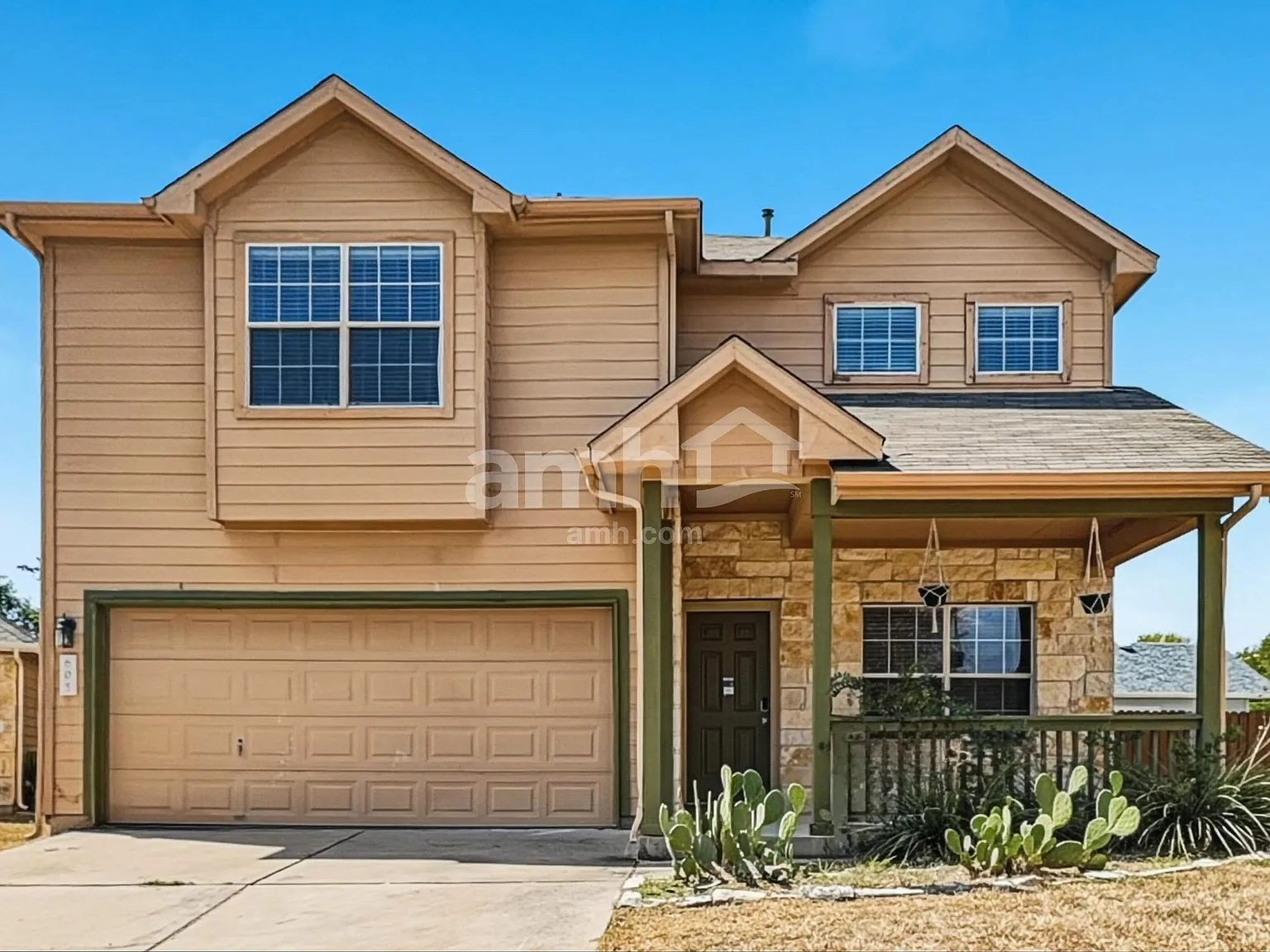 4 bed, 2.5 bath, 2297 sqft, $2,295 — Photo 1