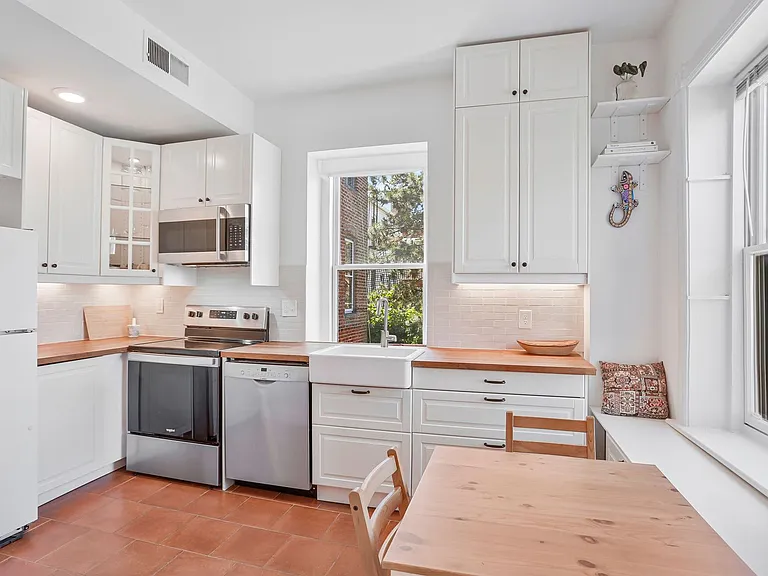2510 Cliffbourne Pl NW #202 — Photo 9