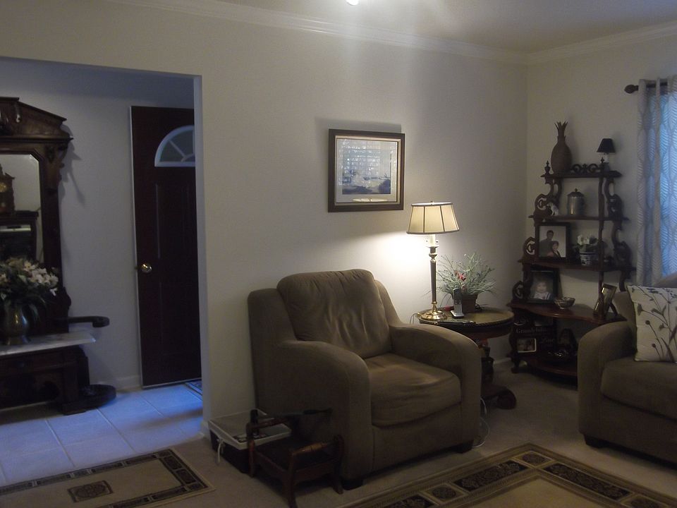 2nd image of 1 Moss Ct