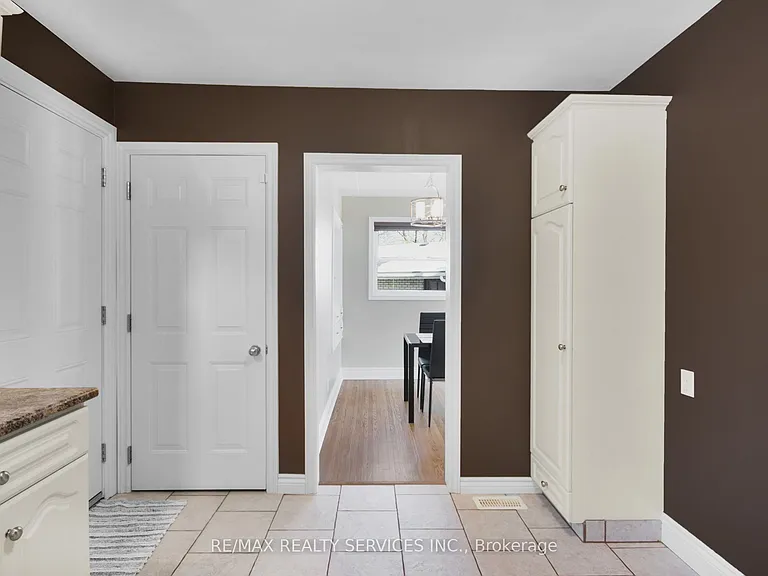 185 Burlington St — Photo 10