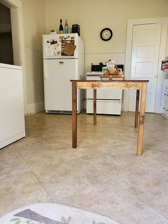 3 bed, 1050 sqft, $2,000 — Photo 3