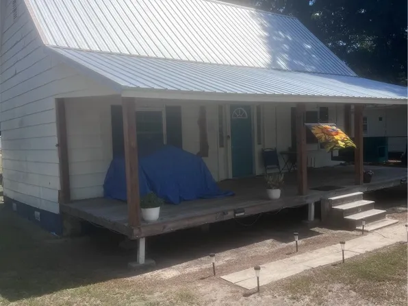 427 McRae Rd, Rowland, NC 28383