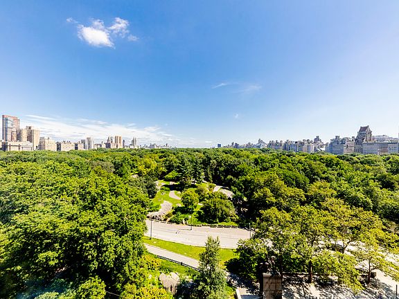 3rd image of 110 Central Park S APT 11A