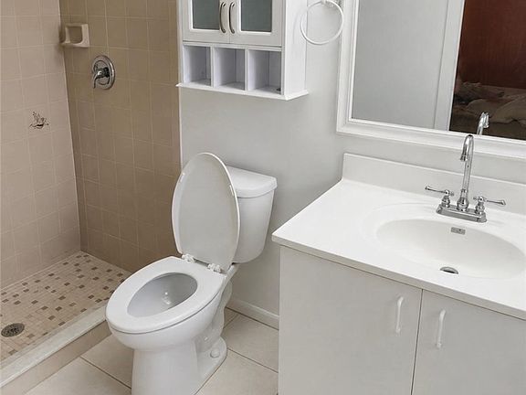 5th image of 3609 SW 6th Pl