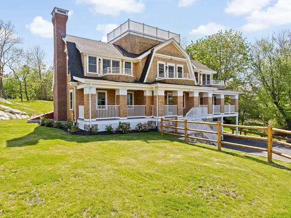10 Ocean Ledge Dr, Cohasset, MA 02025