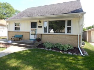 9337 W Melvina St, Milwaukee, WI 53222