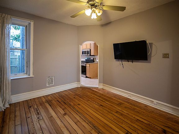 4th image of 1227 S Greylock St