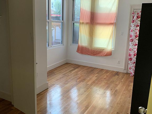 4th image of 8911 91st Ave #1
