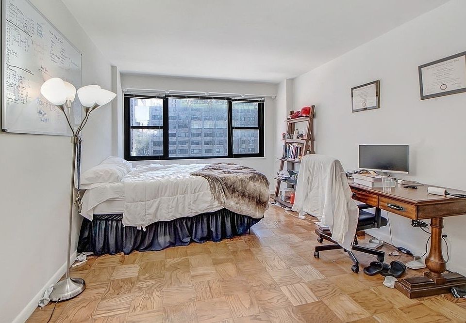 1st image of 300 W 55th St APT 4E