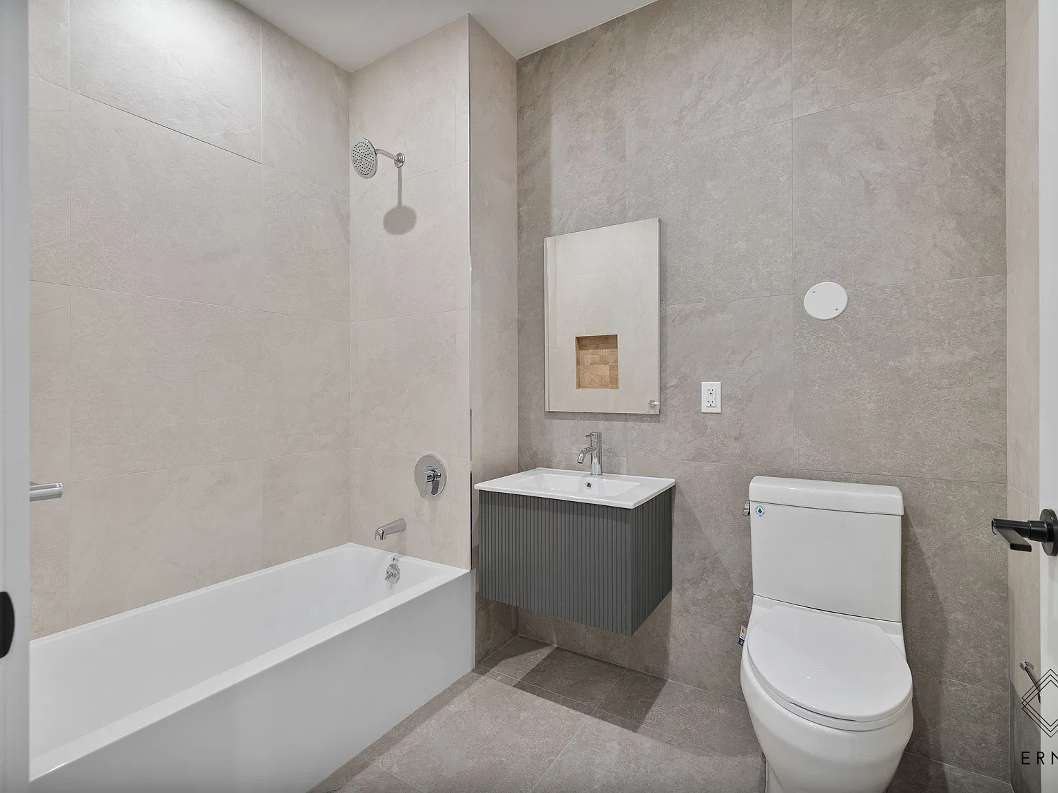 80 Linden Boulevard — Photo 4