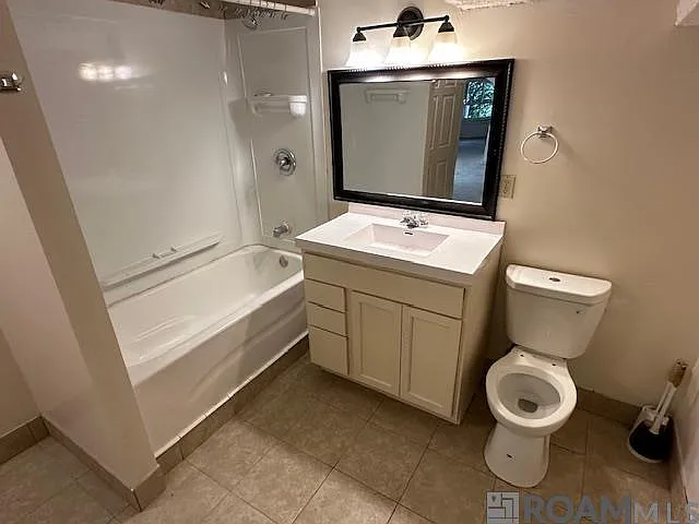 659 W Main St #5 — Photo 6