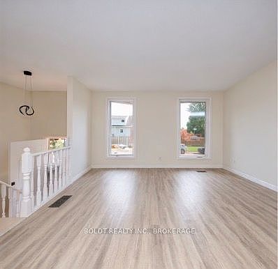 4th image of 17 Colborne St