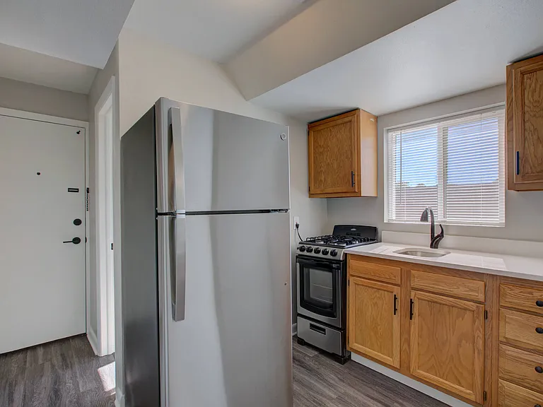 1030 N Washington St — Photo 38