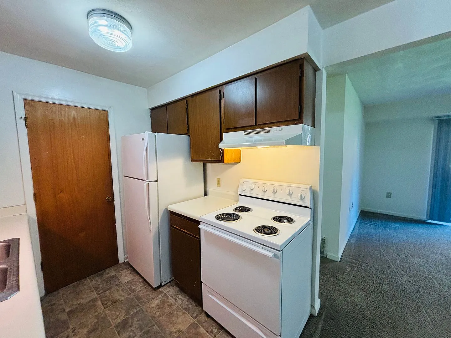 2 Bedroom 1 Bath Condo — Photo 4