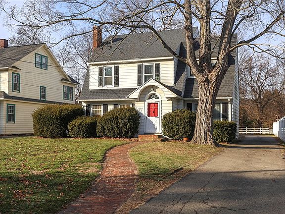 2nd image of 1206 W Water St