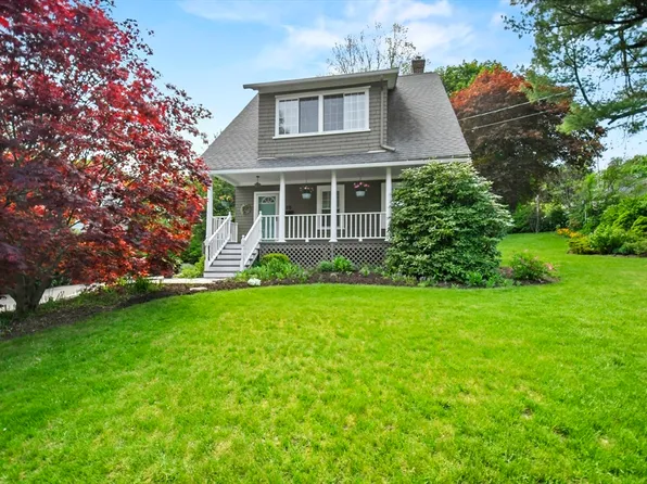 25 Holman St, Shrewsbury, MA 01545