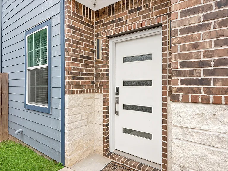 10021 Alfred Ln #A — Photo 3