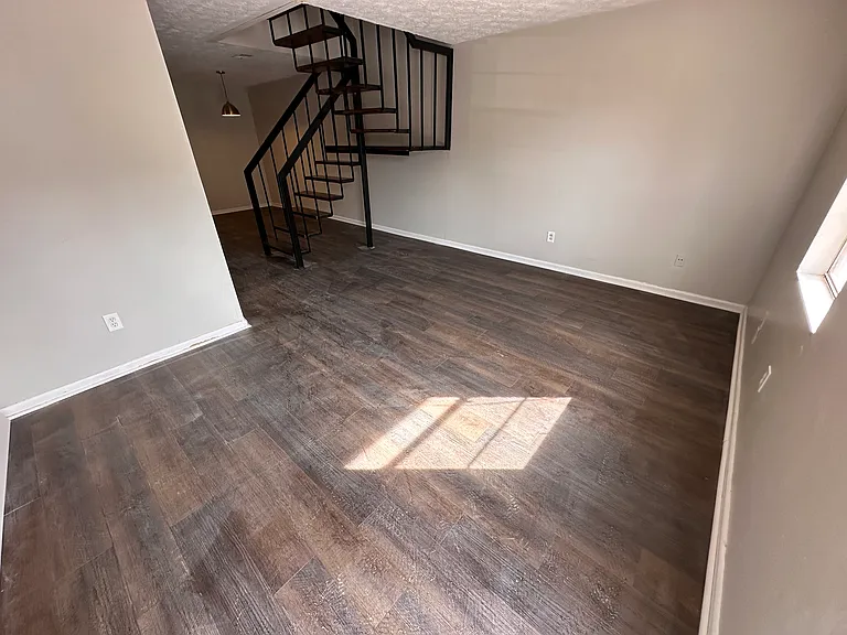 660 Jolly Ave S #3 — Photo 4