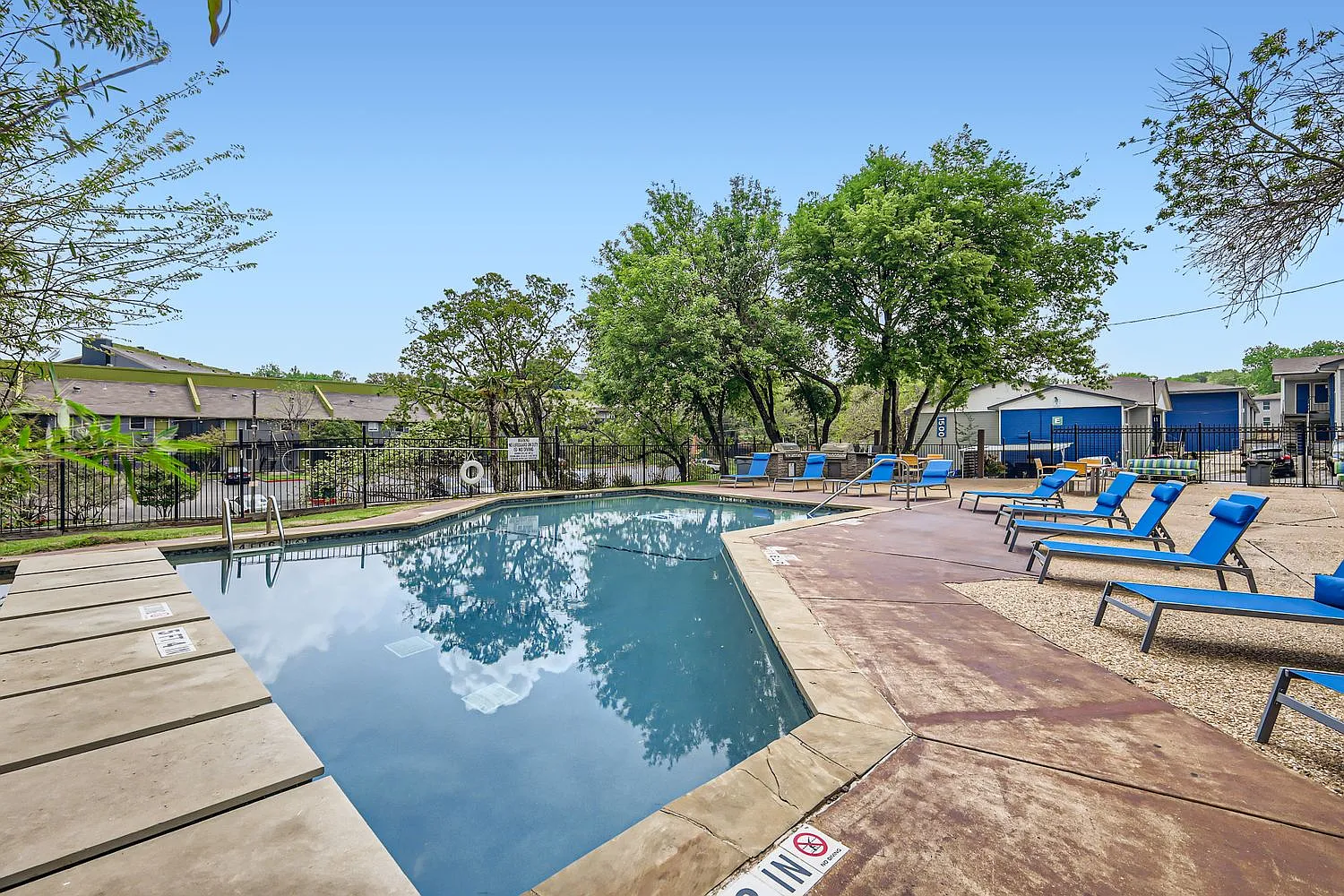 Element Austin Apartments — Photo 4