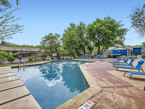 Element Austin Apartments