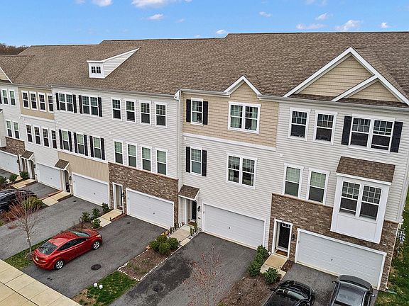 2nd image of 339 Dawson Pl