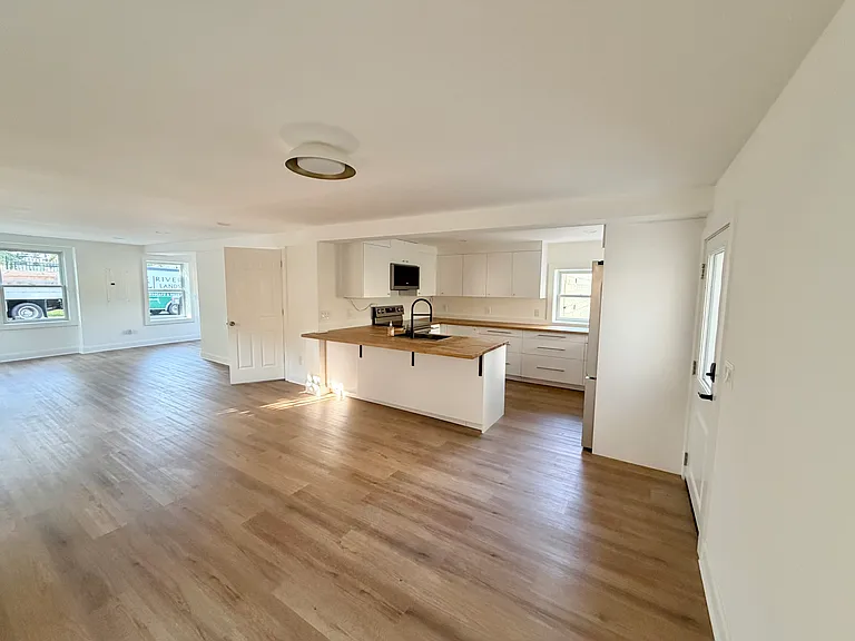 109 Marble Ave — Photo 8