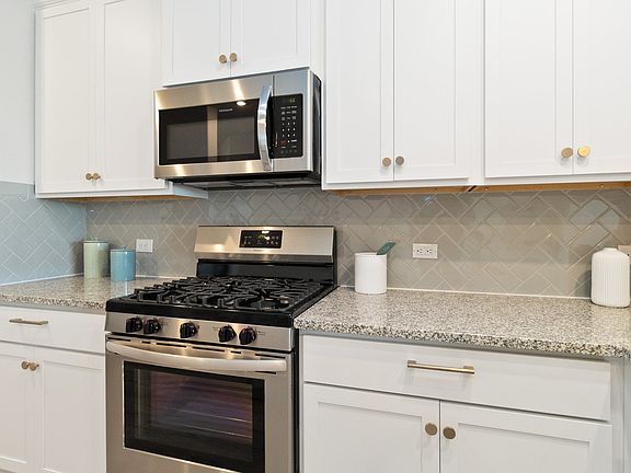 Hunters Ranch Model - Polk - Kitchen