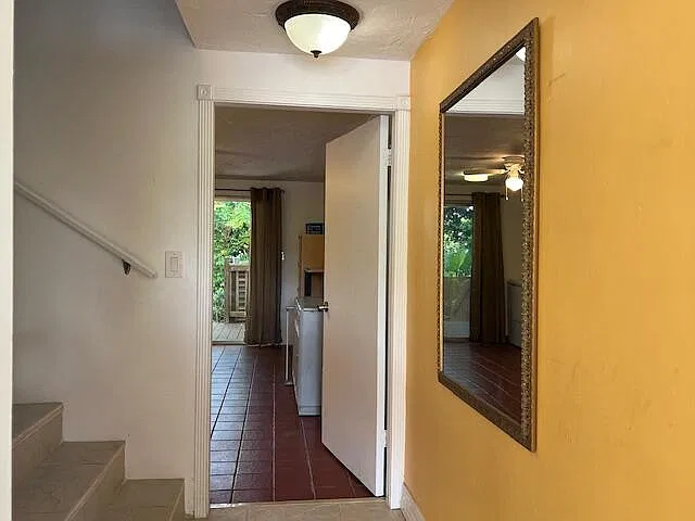 3 bed, 2.0 bath, 2016 sqft, $3,900 — Photo 4