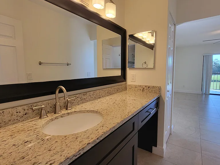 1072 Keystone Dr N #A — Photo 17