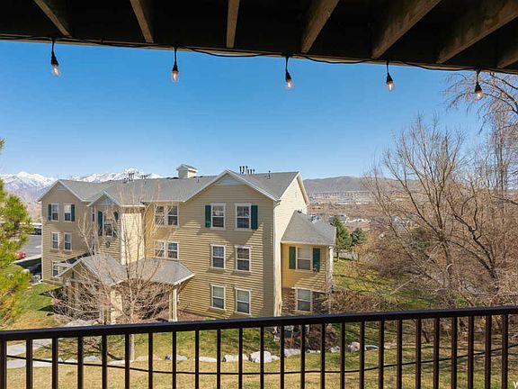 3rd image of 14047 S Bridgeview Ct W #X