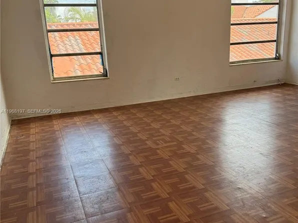 825 Alton Rd, Miami Beach, FL